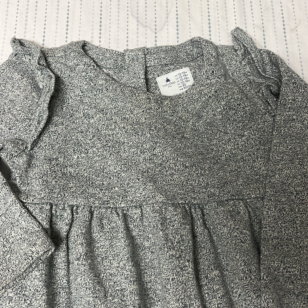 GAP 12-18M grey romper
